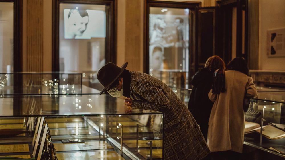museum visitors